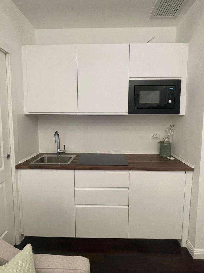 Ferienwohnung Bilocale Di Prestigio: Milano Centro Exterior foto